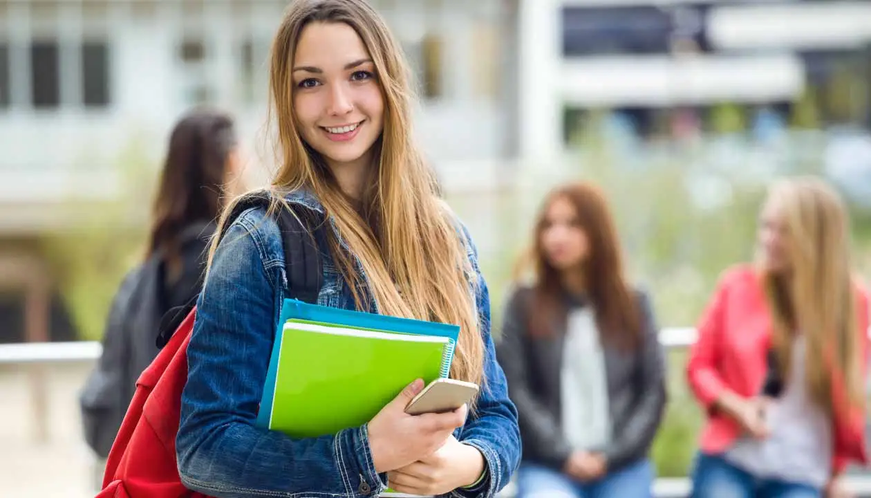 ventajas de estudiar una carrera universitaria